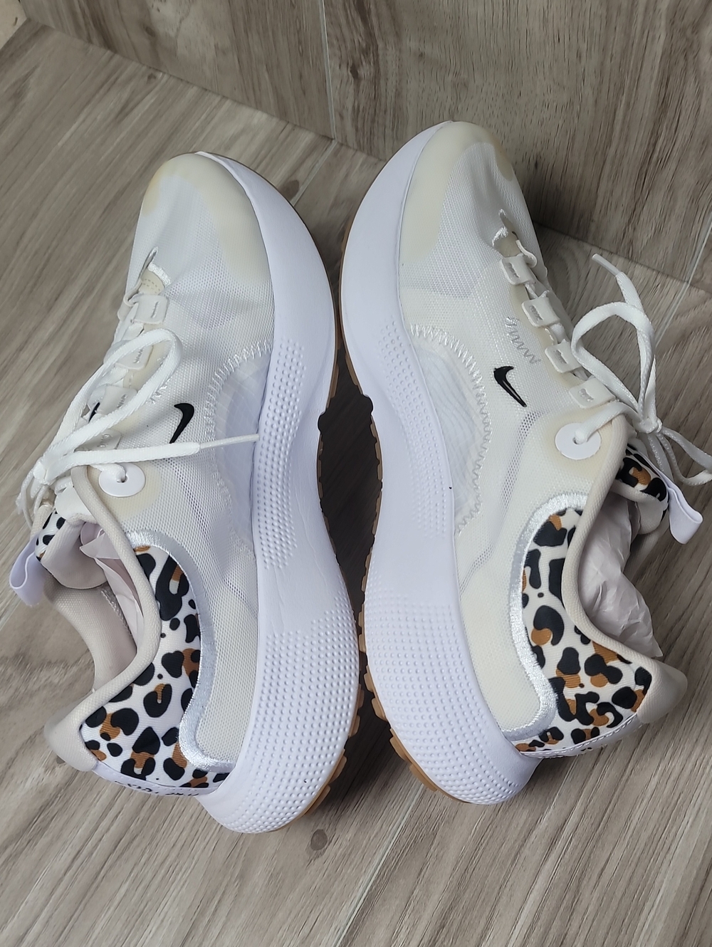 NIKE React Escape Run Women's Running Shoes Size 8 - Picture 5 of 11